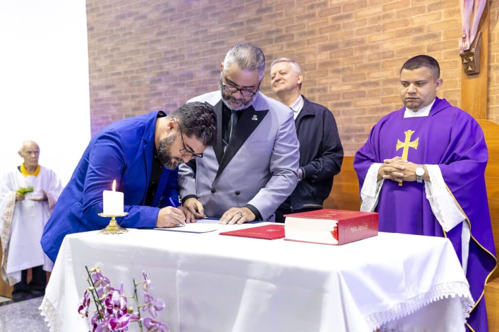 Primeira Profissão Ir Gustavo e Ir João Leonardo ()