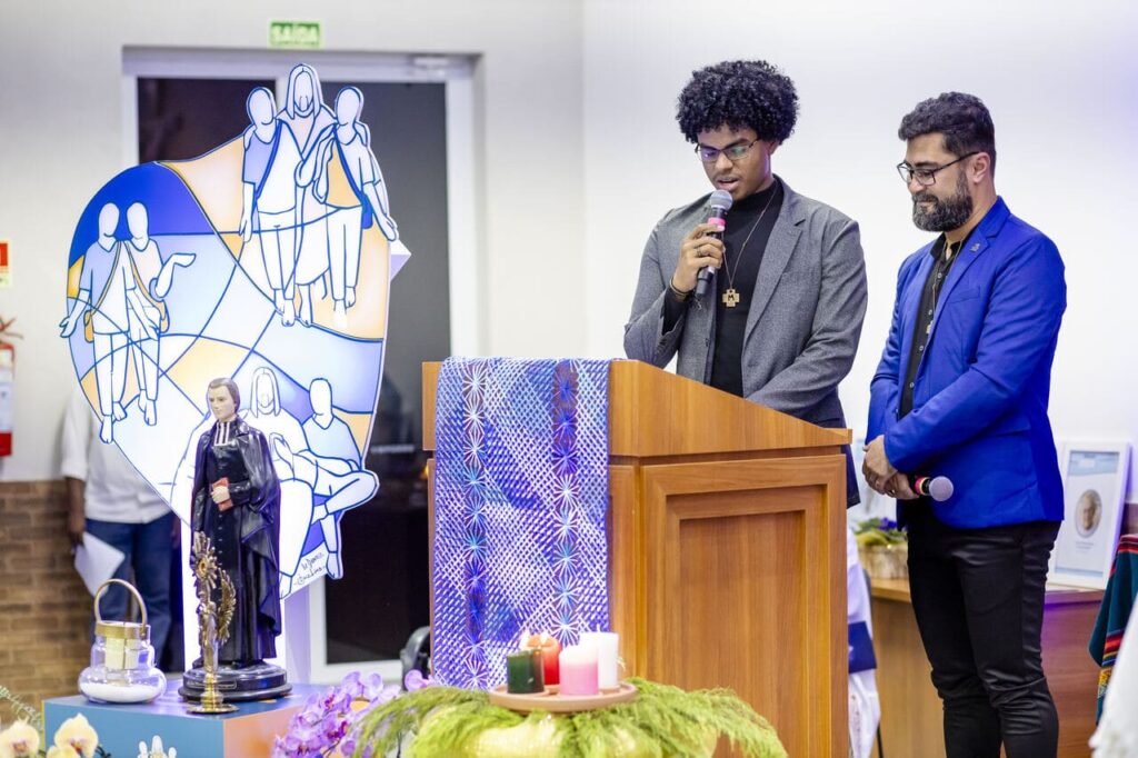 Primeira Profissão Ir Gustavo e Ir João Leonardo ()
