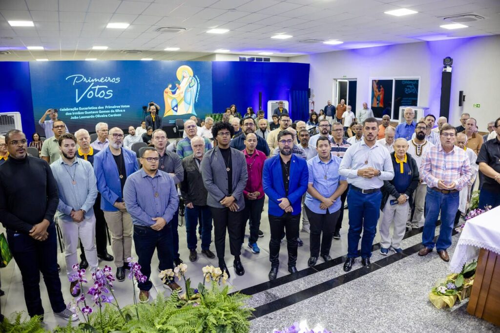 Primeira Profissão Ir Gustavo e Ir João Leonardo ()