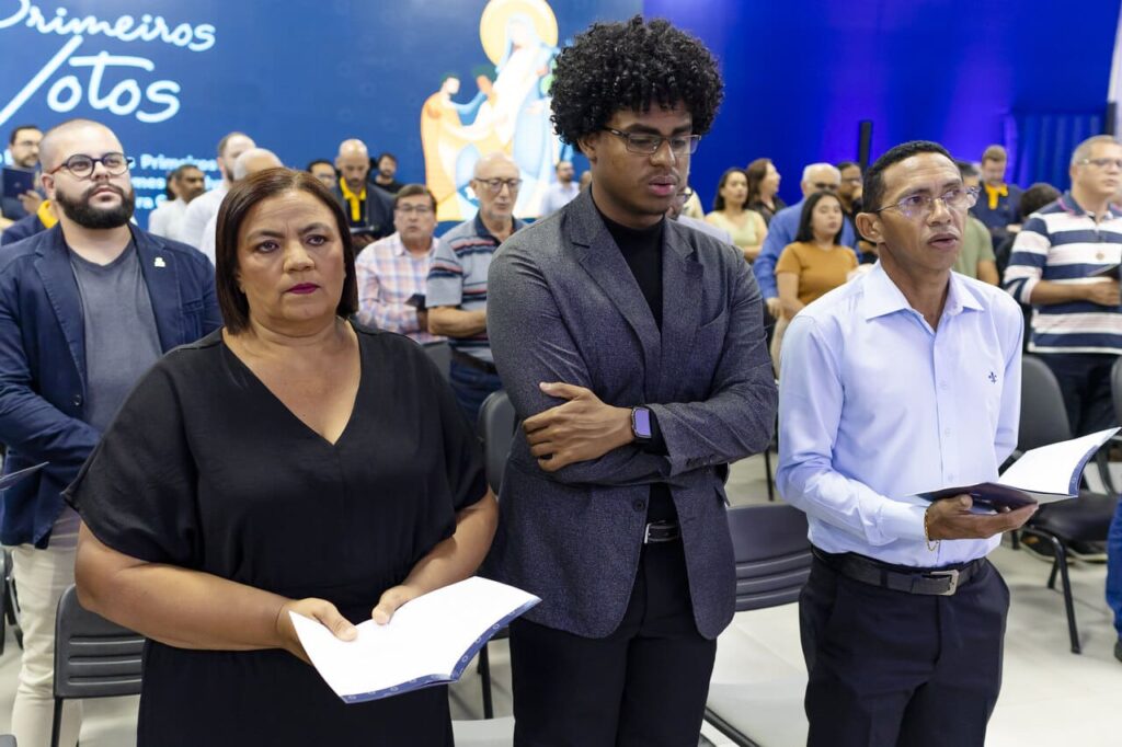 Primeira Profissão Ir Gustavo e Ir João Leonardo ()